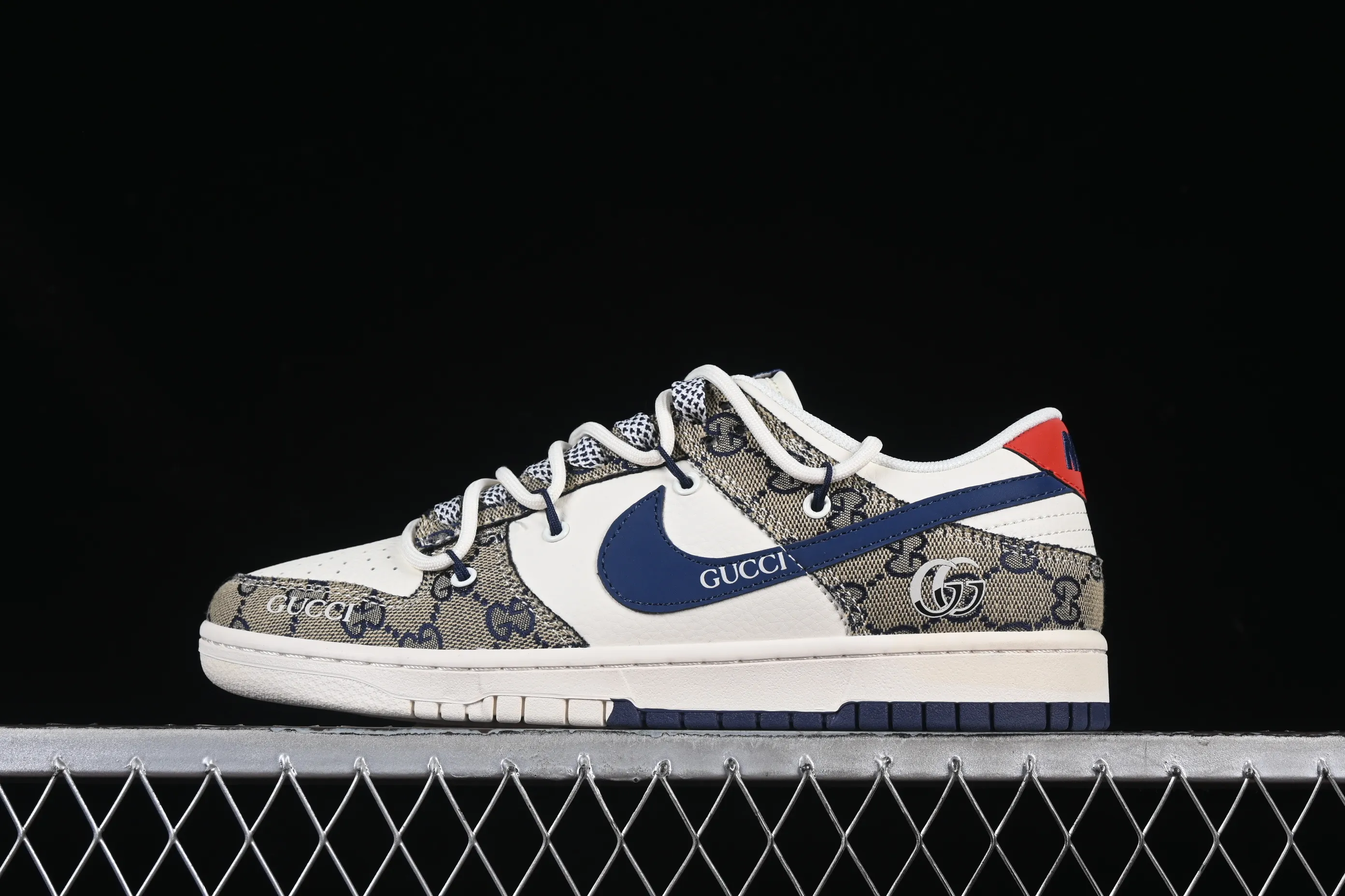 All categories Nk SB Dunk Series Nk SB Dunk Low High-end customized low-top sneakers Nike SB Dunk Low Gucci co-branded strap woven blue hook Anniversary high-end customized low-top casual sneakers SJ2068-317